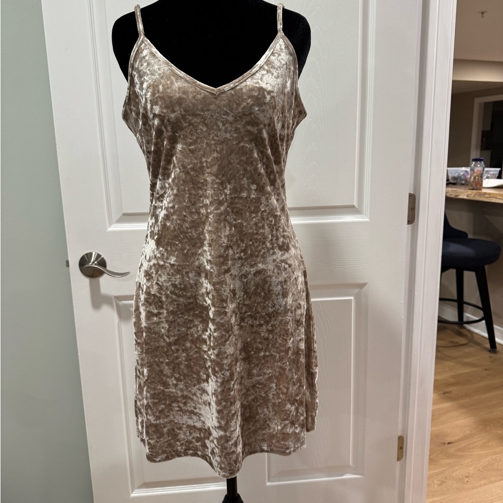 Love, Fire Velvet Dress in Tan women’s small - Picture 9 of 10